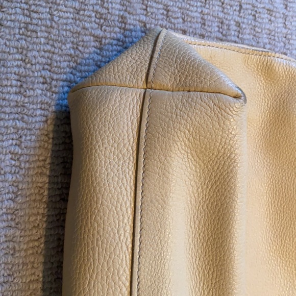 PRADA beige leather tote with crossbod and handles - Picture 4 of 8